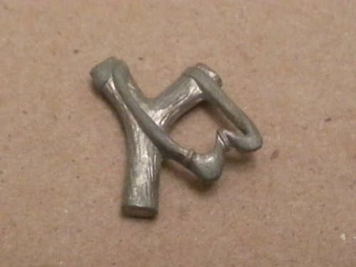 Read Description Carefully (Replacement Parts From 2nd Edition) for Clue - The Simpsons - Metal / Pewter / Token / Weapon Piece - Slingshot