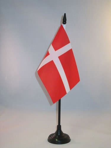 AZ FLAG Denmark Table Flag 4'' x 6'' - Danish Desk Flag 15 x 10 cm - Black plastic stick and base