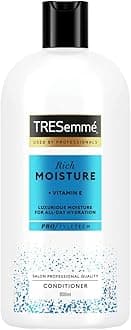 TRESemmé Moisture Rich Conditioner with vitamin E for dry, damaged hair 900 ml