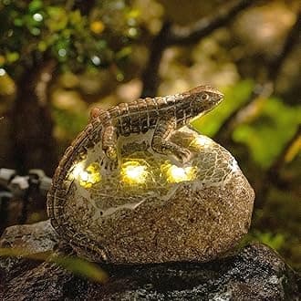 Garden Statue Lizard,Solar Lizard Decor for Outdoor,Resin Lizards Figurine with Solar Light for Patio,Balcony,Yard,Lawn Ornament,Perfect Garden Gift