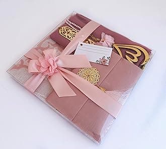 Muslim Prayer Rug, 7 in One Gift Set, Prayer Mat Surah Book, Tasbeeh, Scarf, Surah Case, Bookmark, Car Mirror Hanger, Prayer Beads,Islamic Gift for Umrah, Hajj, Wedding, Janamaz (Rose)